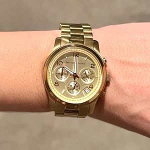 Michael Kors Dylan oversized GOLD watch